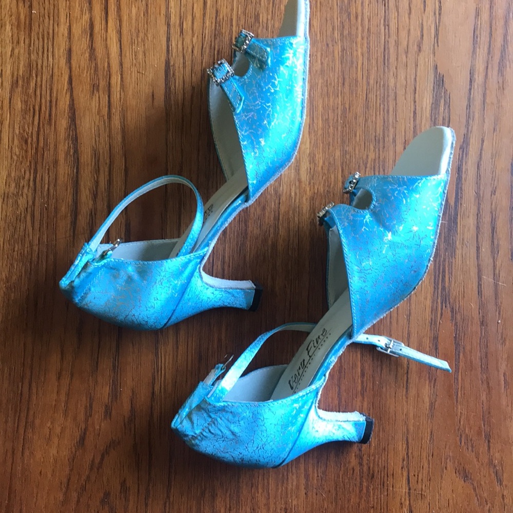 Very Fine ballroom dance shoes. Not sure what style of dance. Never used.